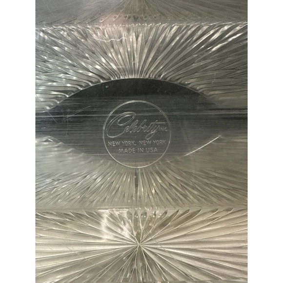 VINTAGE Celebrity lucite tissue holder - Picture 3 of 10